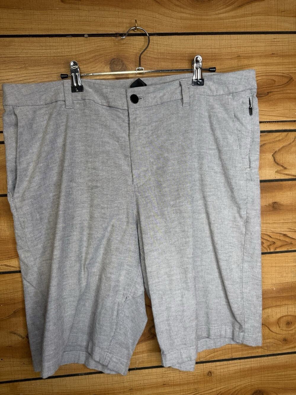 Lululemon Men's Commission Shorts Classic 9" Inseam, Gray Sage, Size 36